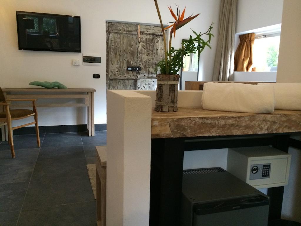 Bed and Breakfast Seven Maze Charming House Бари Номер фото