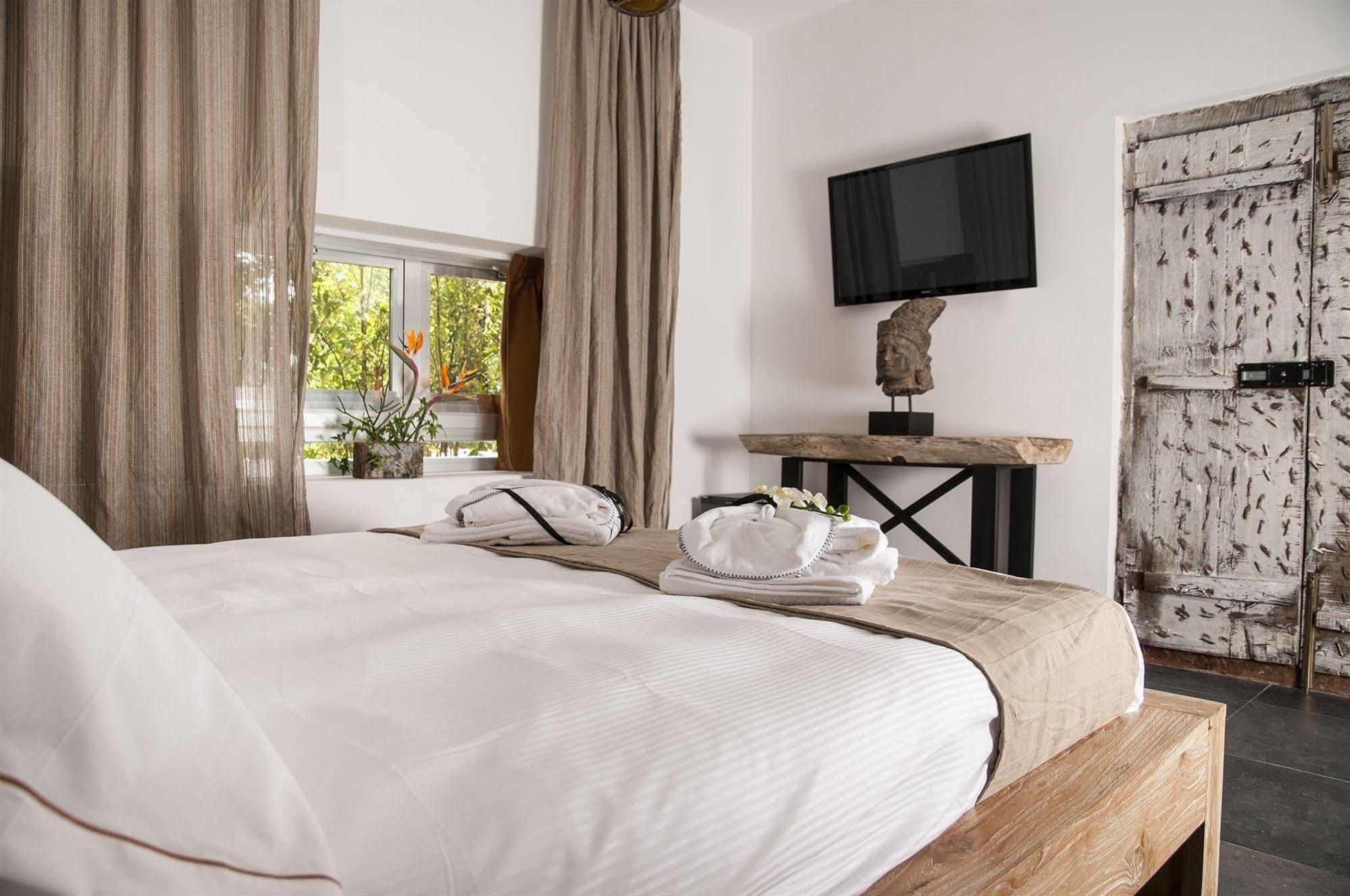 Bed and Breakfast Seven Maze Charming House Бари Экстерьер фото